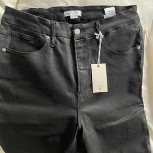 Good American brand shiny black crop jeans